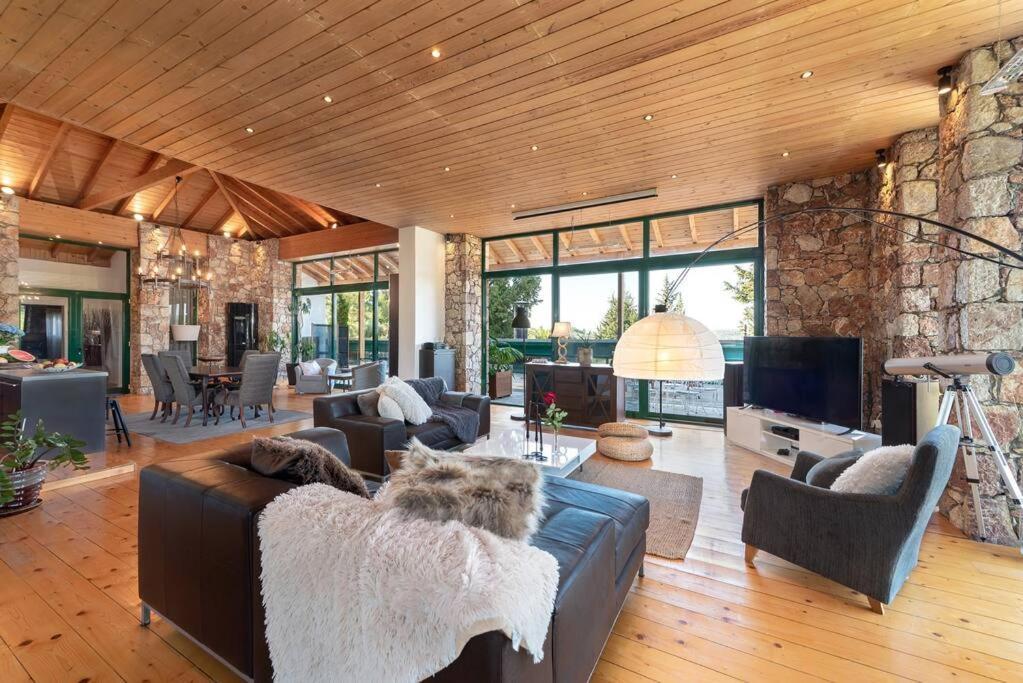 Agrology Lux - 4 Bedroom Luxurious On An Agricultural Haven Retreat Villa
